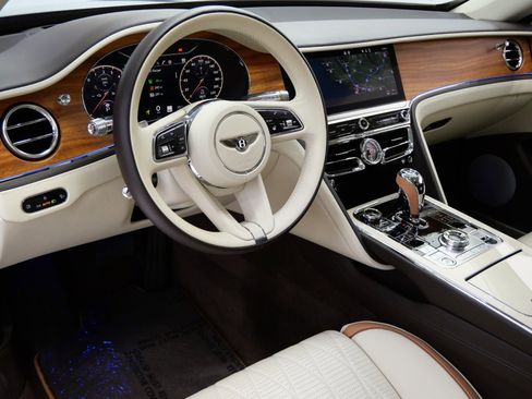 Used 2022 Bentley Flying Spur Plug-In Hybrid image 14