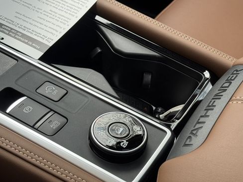 New 2026 Nissan Pathfinder Platinum AWD/4WD image 37