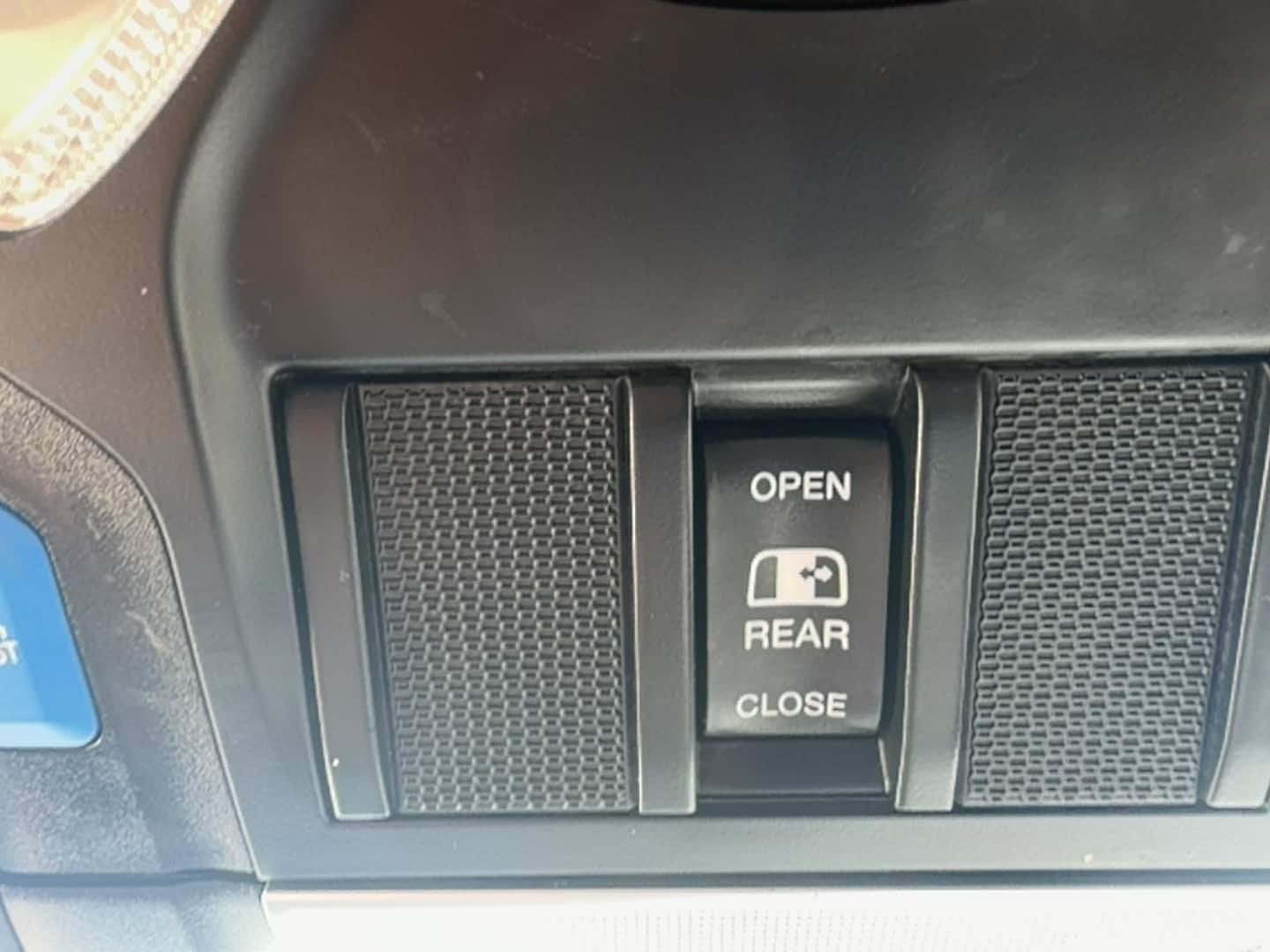 Used 2022 RAM 1500 Big Horn AWD/4WD image 18