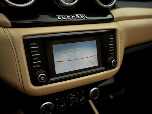Used 2015 Ferrari California T RWD image 50