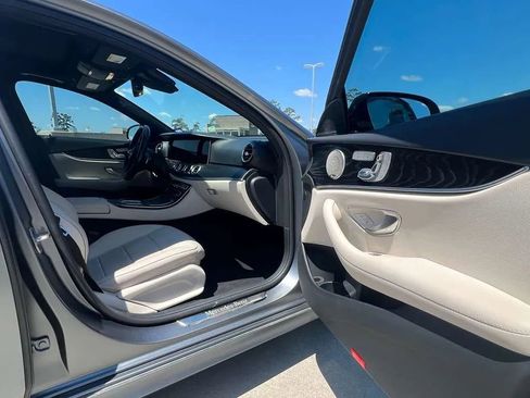 Used 2022 Mercedes-Benz E 350 Sedan image 3