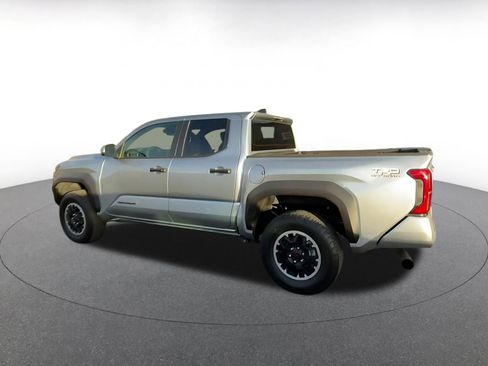 Used 2025 Toyota Tacoma TRD Off-Road AWD/4WD image 10