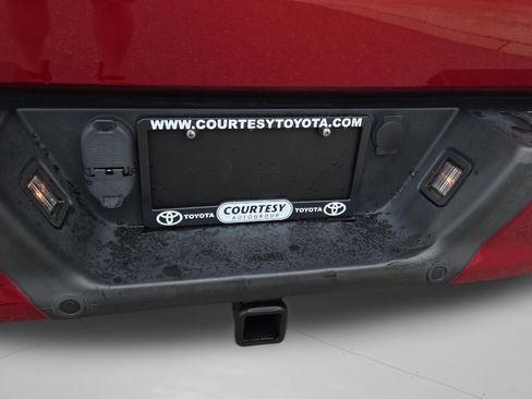 Used 2018 Ford F150 XLT w/ Equipment Group 302A Luxury image 9