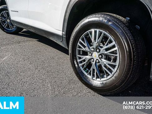 Used 2024 Chevrolet Traverse LT image 10
