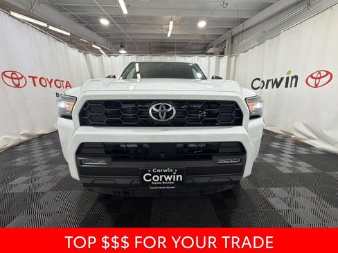 Used 2025 Toyota 4Runner TRD Off-Road Premium AWD/4WD image 2