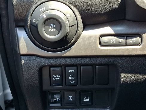 Used 2021 Nissan Titan PRO-4X w/ Pro-4x Convenience Package AWD/4WD image 27