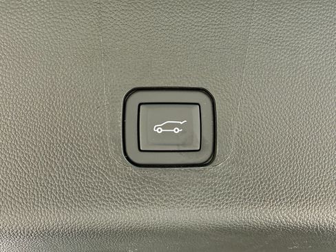 Certified 2023 Chevrolet Traverse RS w/ LPO, Floor Liner Package AWD/4WD image 13