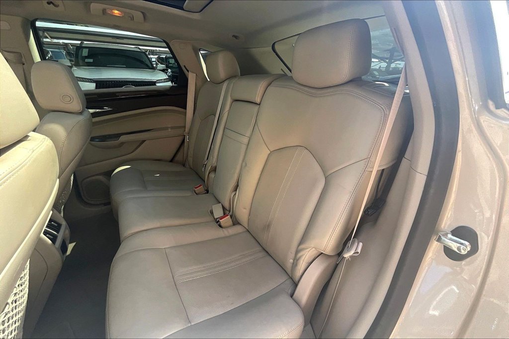 Used 2015 Cadillac SRX Luxury w/ Driver Awareness Package FWD image 27