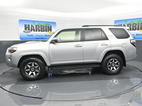 Used 2024 Toyota 4Runner TRD Off-Road image 2