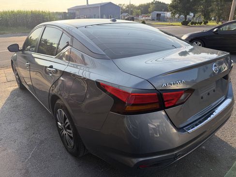 Used 2020 Nissan Altima 2.5 S FWD image 5