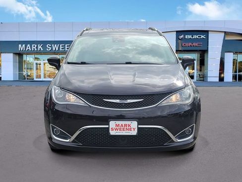 Used 2017 Chrysler Pacifica Touring-L Plus w/ Advanced Safetytec Group FWD image 2