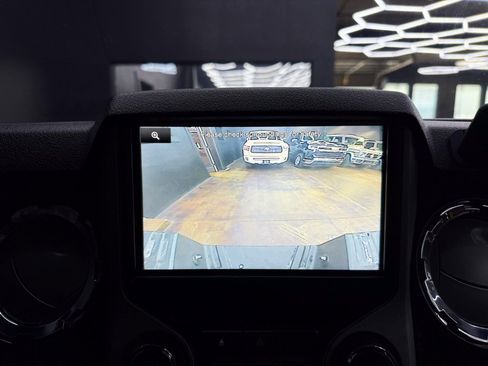 Used 2015 Ford F350 Platinum w/ Platinum Package image 30