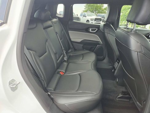 Used 2025 Jeep Compass Limited AWD/4WD image 15
