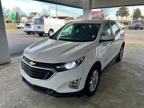 Used 2021 Chevrolet Equinox LT image 2