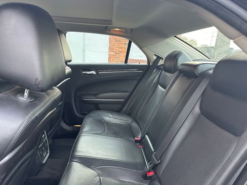 Used 2016 Chrysler 300 C image 15
