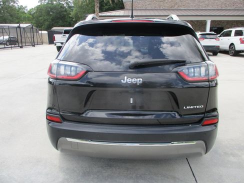 Used 2019 Jeep Cherokee Limited image 21