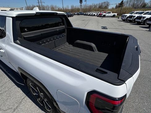 Used 2025 GMC Sierra EV Denali image 40