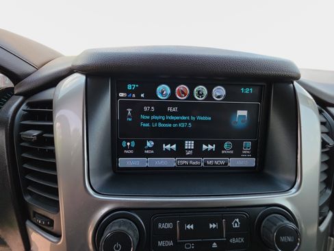 Used 2017 Chevrolet Suburban LS RWD image 23