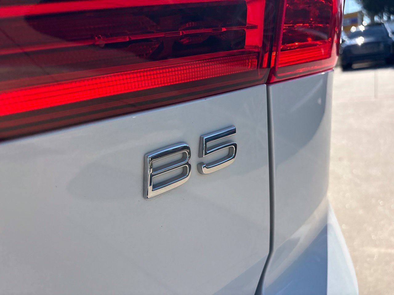 Used 2023 Volvo XC60 B5 Plus w/ Climate Package FWD image 9