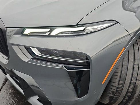 Used 2024 BMW X7 xDrive40i w/ M Sport Package image 35