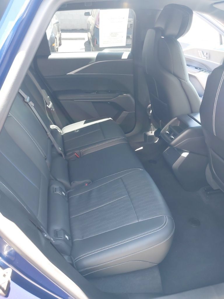 Used 2024 Cadillac Lyriq Luxury RWD image 11