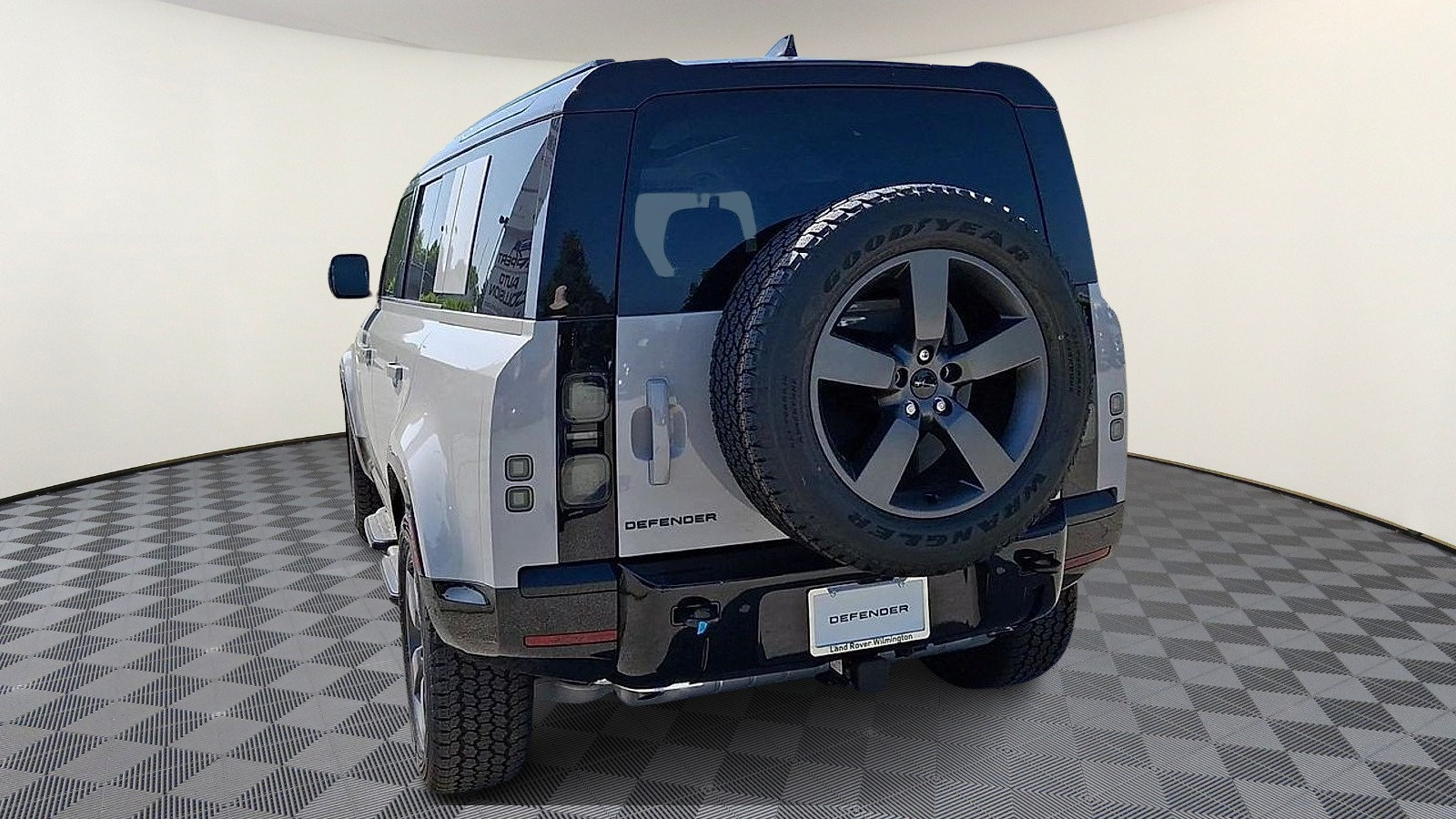 New 2026 Land Rover Defender 110 X-Dynamic SE AWD/4WD image 7
