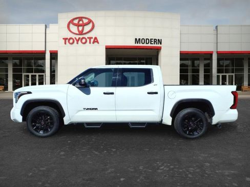 Used 2023 Toyota Tundra SR5 w/ SR5 Convenience Package RWD image 3