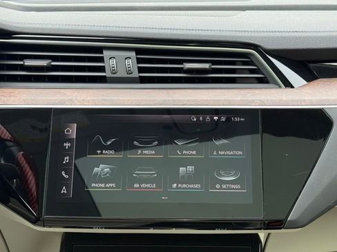 Used 2019 Audi e-tron Premium Plus image 37