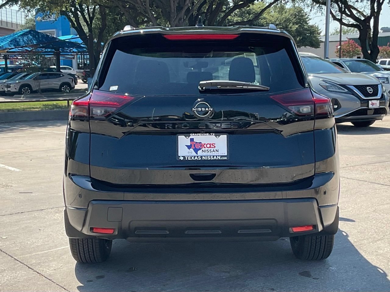 New 2026 Nissan Rogue Dark Armor FWD image 5