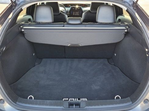 Used 2019 Toyota Prius L Eco image 9