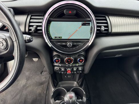 Used 2016 MINI Cooper S image 29