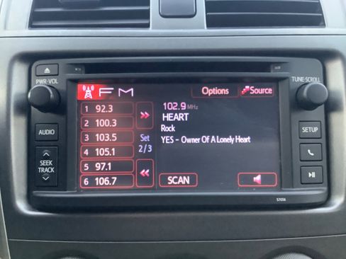 Used 2013 Toyota Corolla S image 18