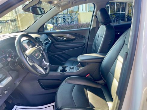 Used 2023 GMC Terrain SLT image 11