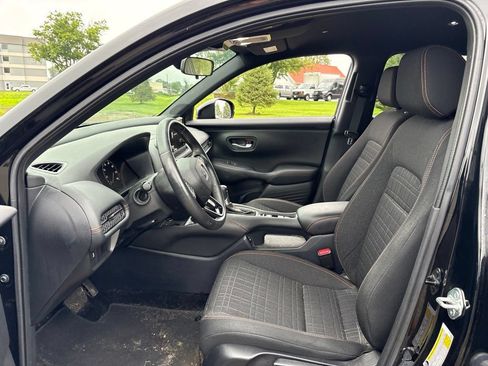 Used 2025 Honda HR-V Sport image 17