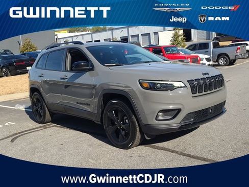 Used 2023 Jeep Cherokee Altitude Lux image 1