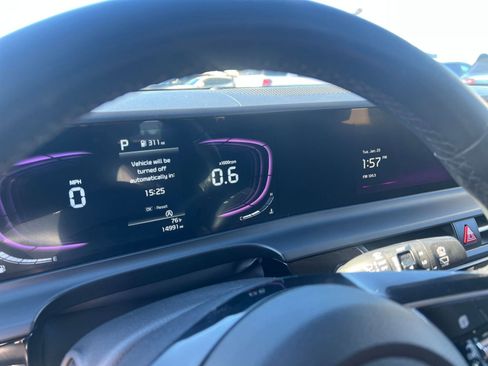 Used 2025 Kia Seltos S image 40