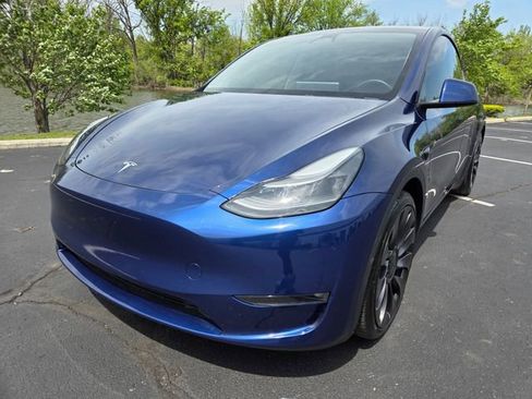Used 2023 Tesla Model Y Performance AWD/4WD image 16