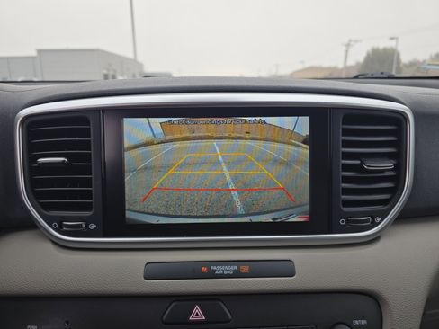 Used 2020 Kia Sportage LX image 13