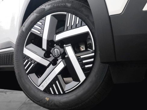 New 2026 Nissan Kicks SV image 3