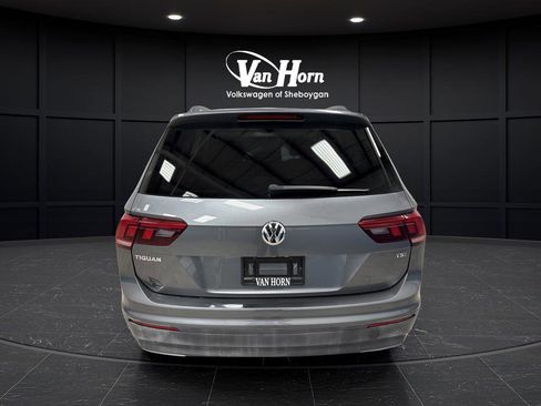 Used 2018 Volkswagen Tiguan S image 11