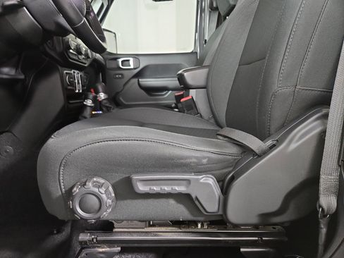 Certified 2021 Jeep Wrangler Unlimited Sport AWD/4WD image 31
