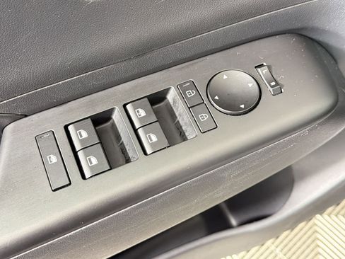 Used 2025 Hyundai Kona SEL FWD image 20