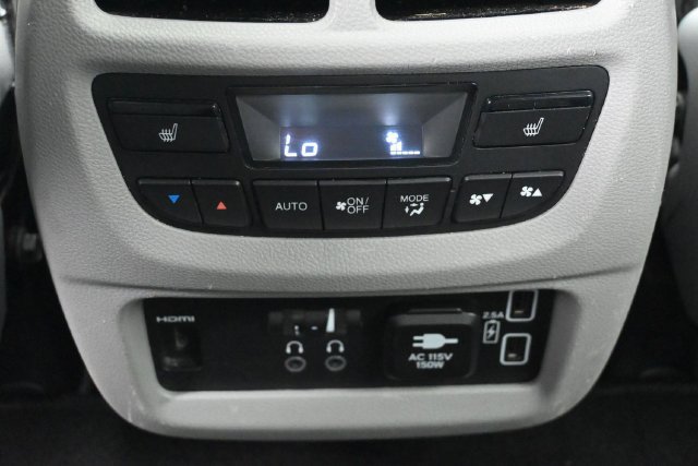 Used 2022 Honda Pilot Touring image 23