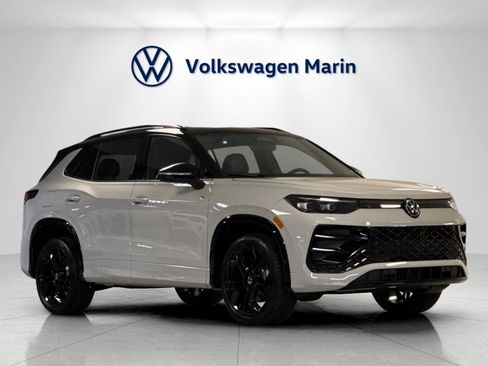 New 2026 Volkswagen Tiguan SE R-Line image 7