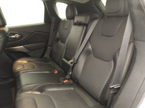 Used 2020 Jeep Cherokee Limited FWD image 18