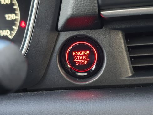 Certified 2023 Honda Pilot Touring image 35