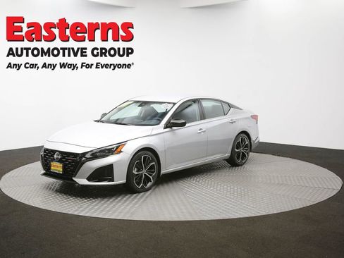 Used 2023 Nissan Altima 2.5 SR FWD image 52