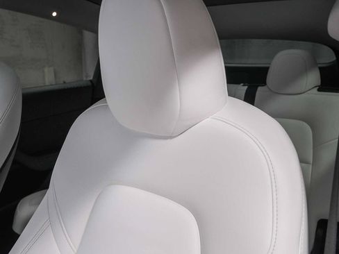Used 2023 Tesla Model Y AWD image 24