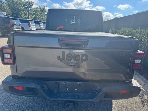 Used 2024 Jeep Gladiator Sport AWD/4WD image 12