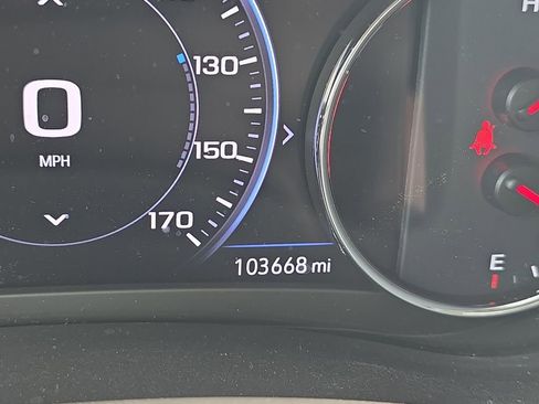 Used 2019 Chevrolet Malibu Premier w/ Sun and Wheel Package FWD image 21